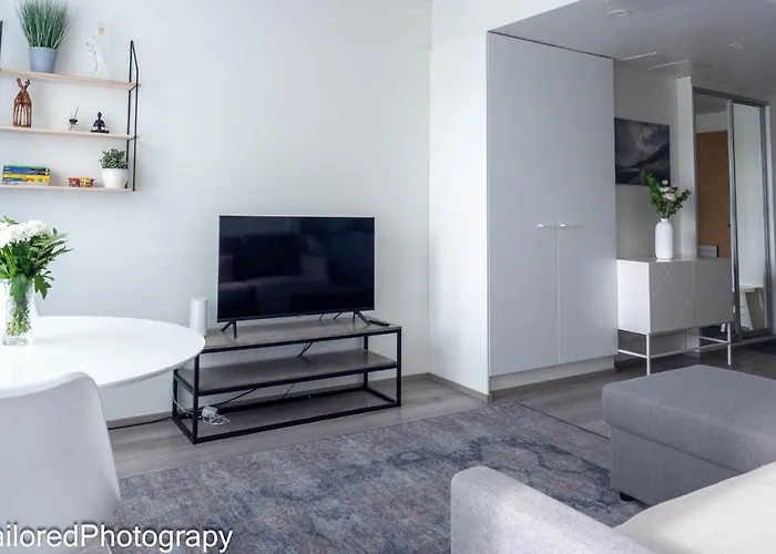 Uusi Asunto Ydinkeskustassa, Wifi, Ilmainen Pysaekoeinti Apartamento *